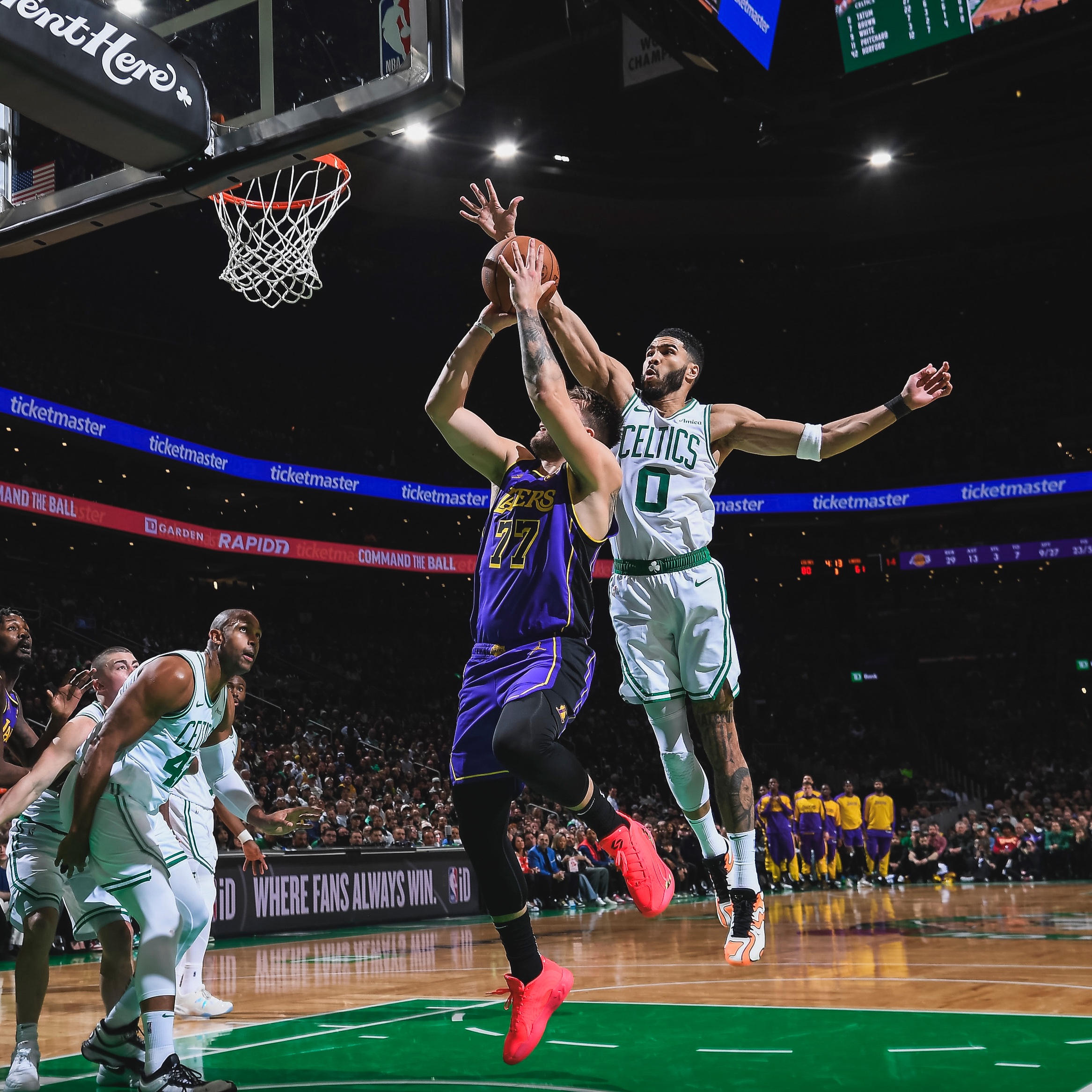 关于塔图姆迎来七赛季高光表现,DWG球迷沸腾!的信息 关于塔图姆迎来七赛季高光表现,DWG球迷沸腾!的信息