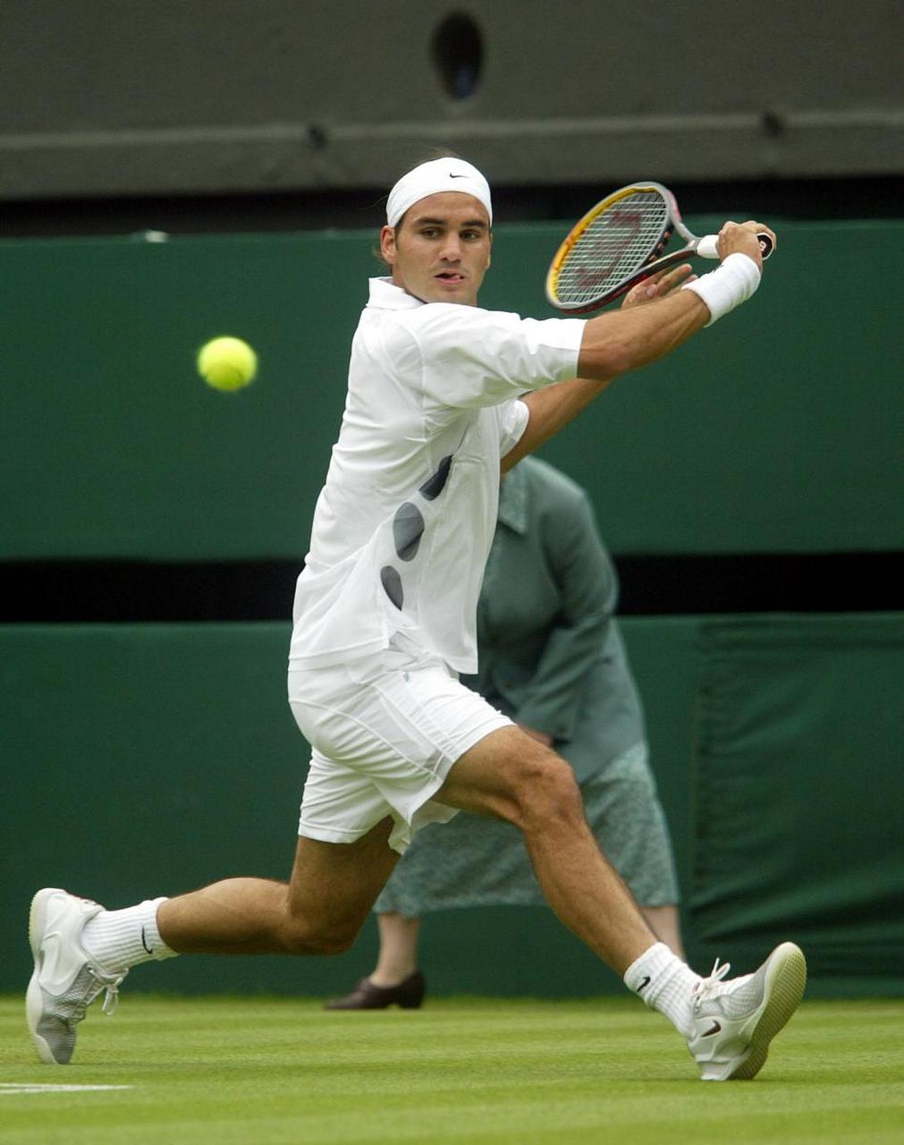 费德勒回归赛场,大胜首场状态亮眼,瑞士队观众沸腾!的简单介绍 费德勒回归赛场,大胜首场状态亮眼,瑞士队观众沸腾!的简单介绍